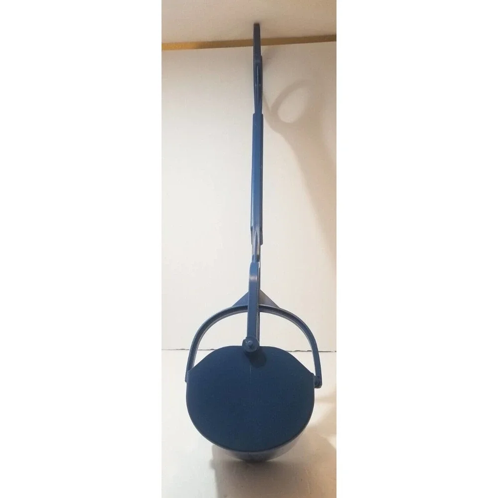 COPY - New Petco claw Pooper Scooper for dogs - Works Great on grass, gravel an…
